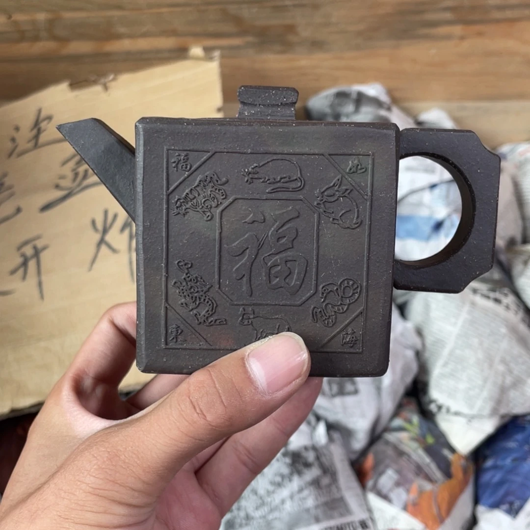 茶壶紫砂老厂紫砂壶一件。