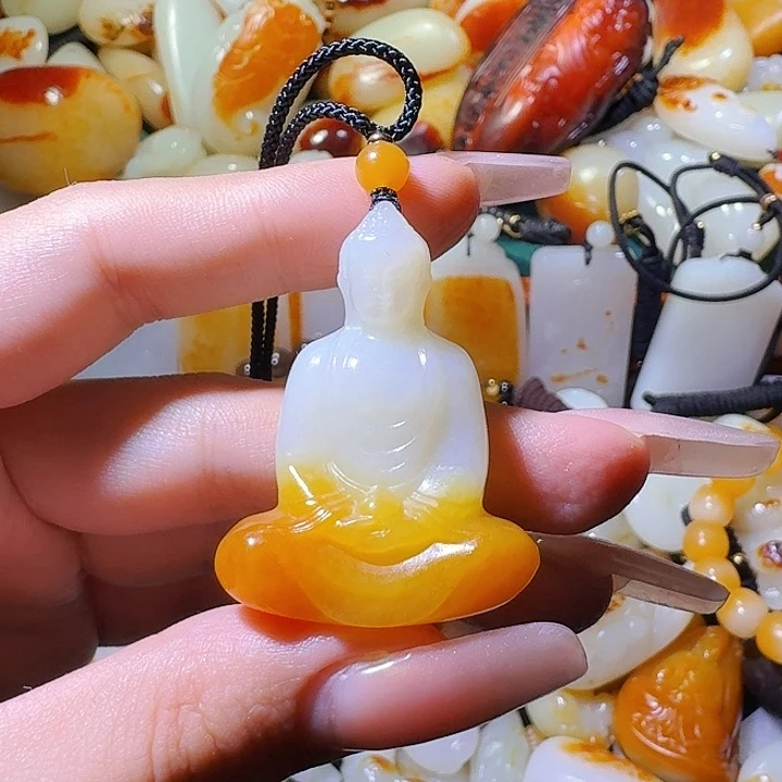 哈***根和田玉未镶嵌挂件