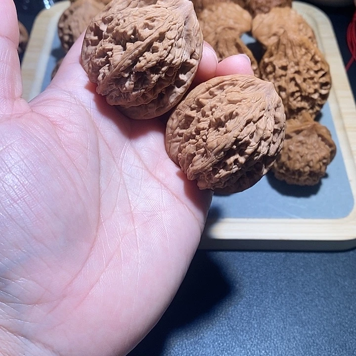 文玩核桃吊坠麦虎42