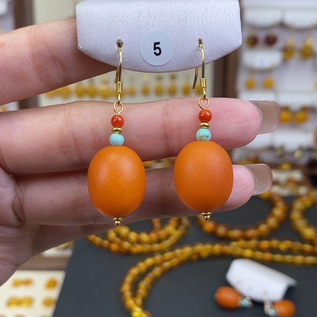 裸石琥珀未镶嵌成品