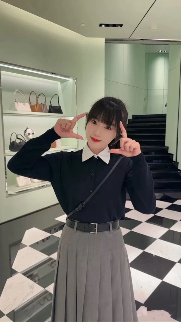 未使用 Prada/普拉达 女士衬衫领针织Polo 领子可拆卸36码 02893