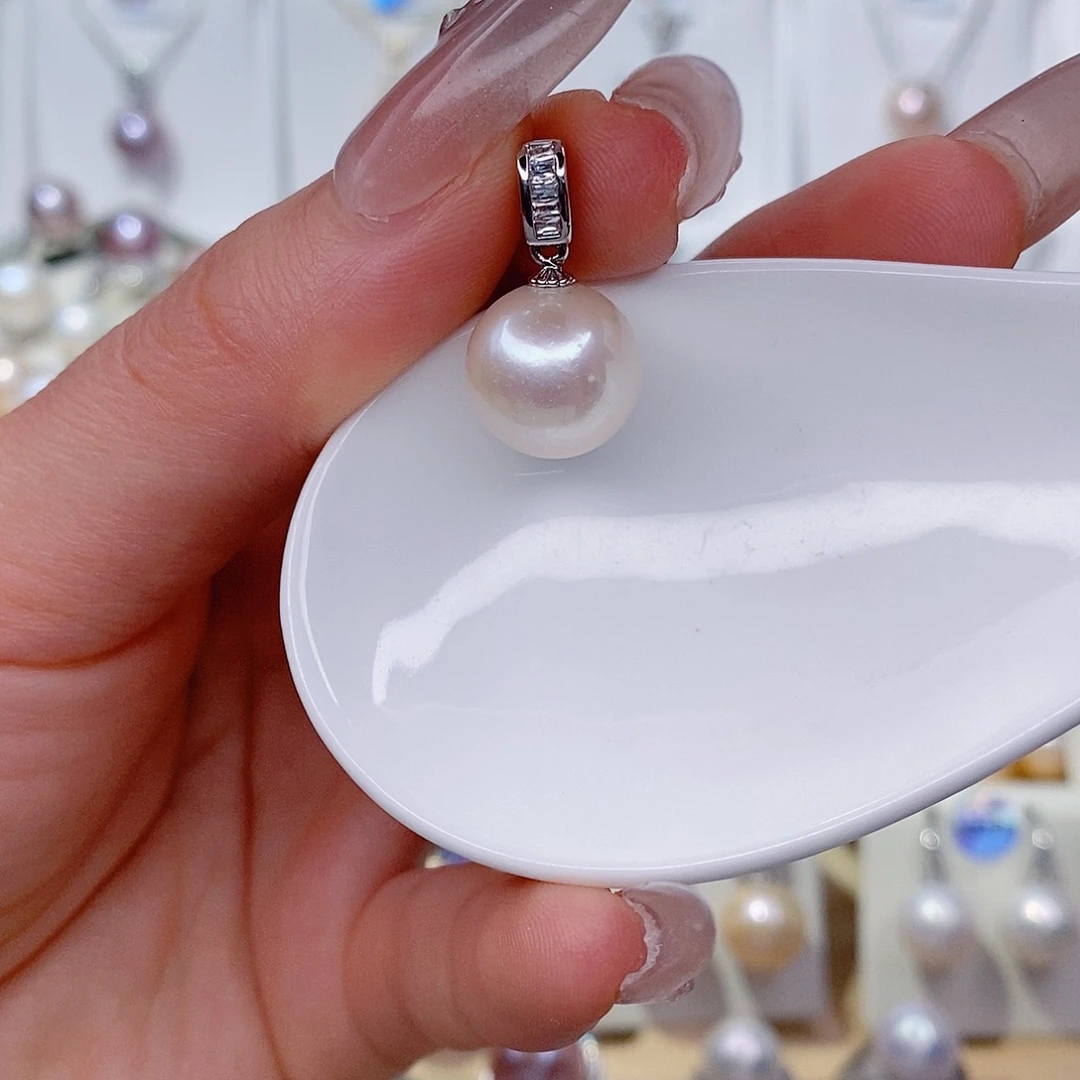 淡水珍珠吊坠(赠链)未镶嵌