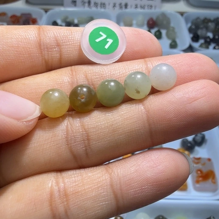 和田玉未镶嵌珠宝半成品卡八