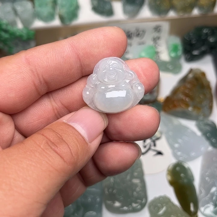 翡翠未镶嵌颈饰佛