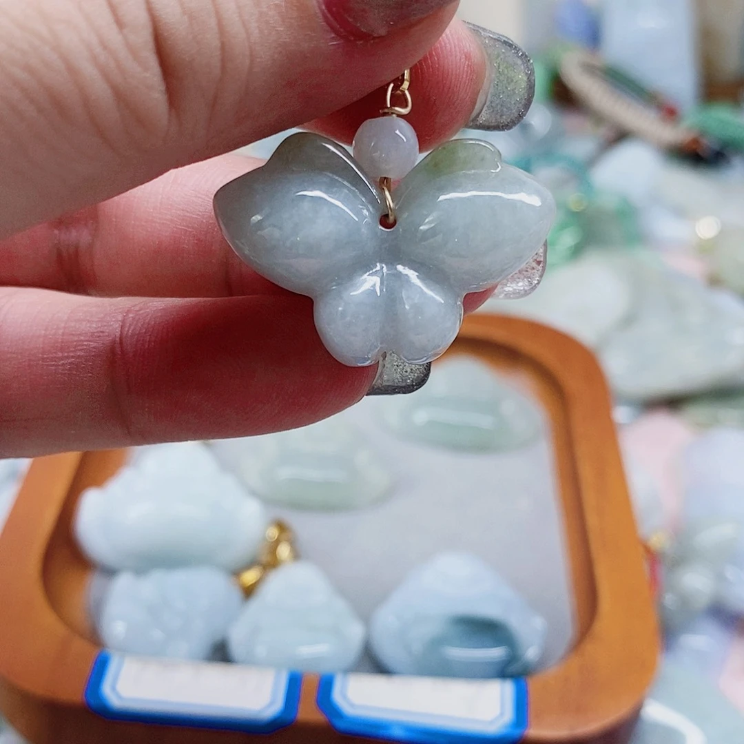 颈饰未镶嵌翡翠天然