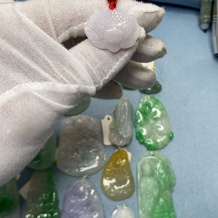 翡翠未镶嵌挂件15