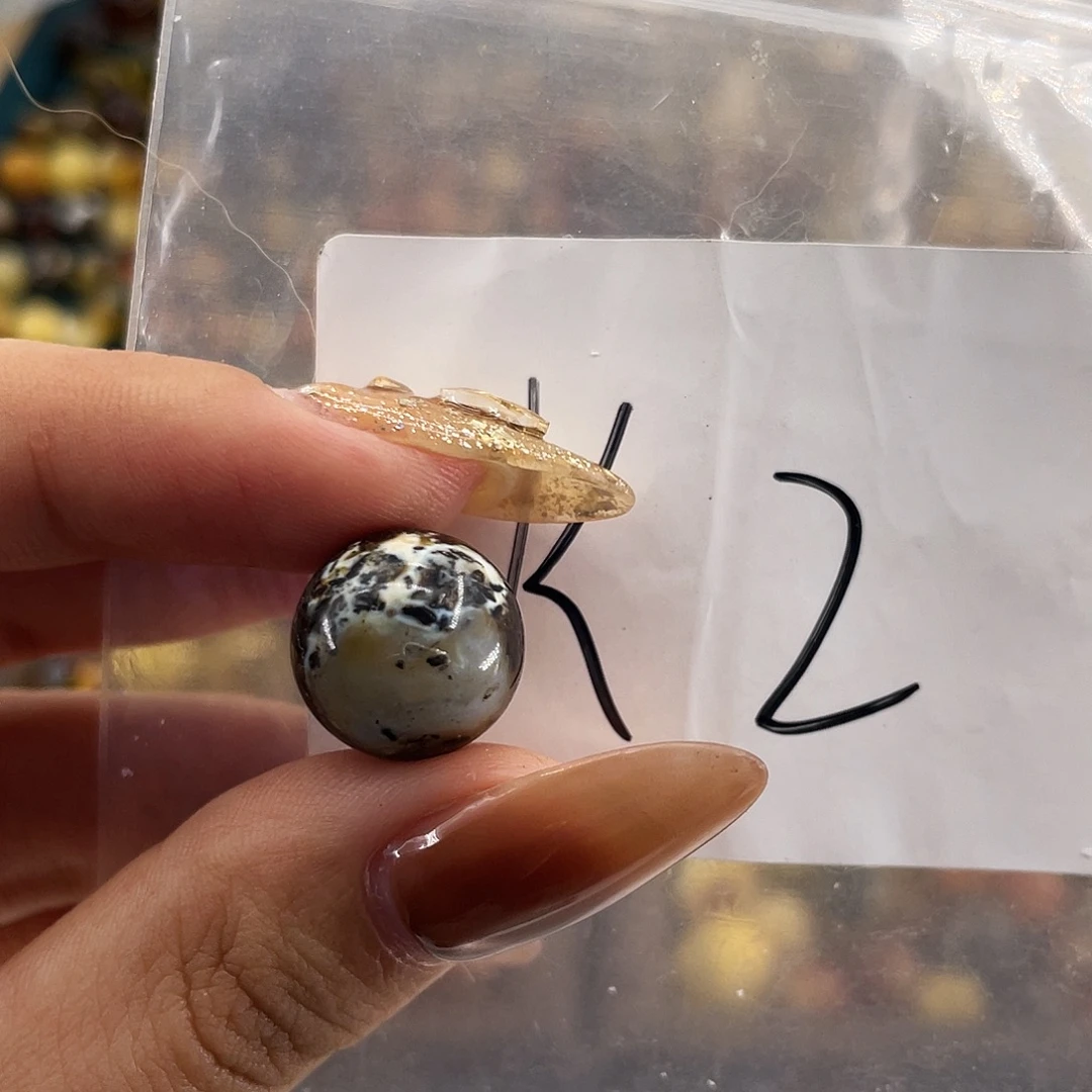 琥珀未镶嵌裸石14福利