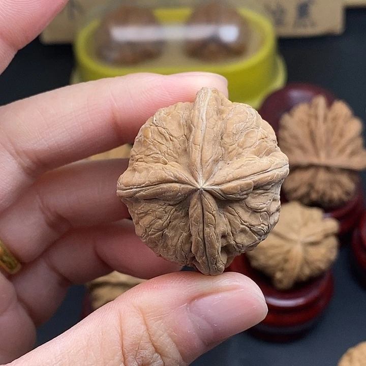 旭***日吊坠文玩核桃瑕疵单只不退不换