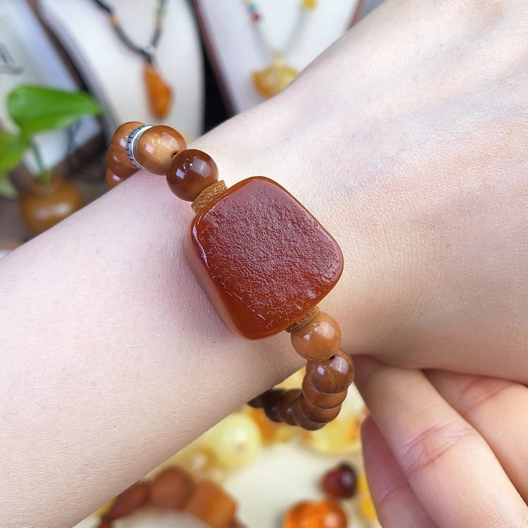 未镶嵌琥珀珠宝奇石