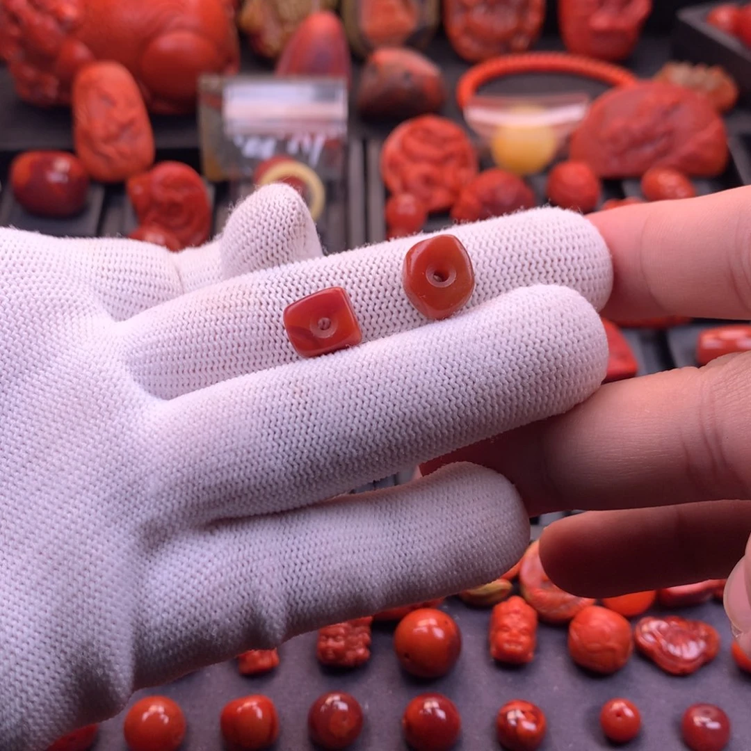 南红玛瑙未镶嵌川料随型藏扣一对