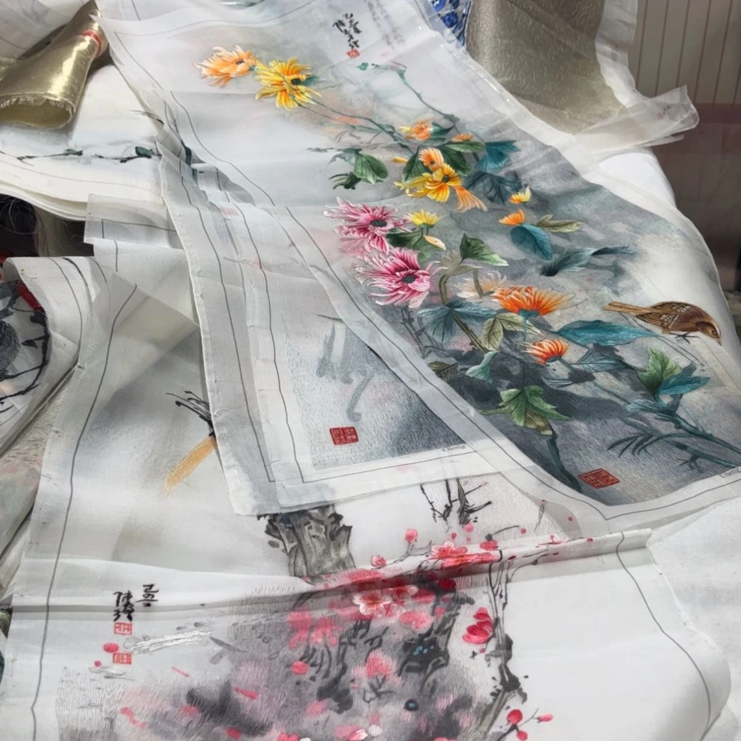 织绣莲**水纯手工制作方法