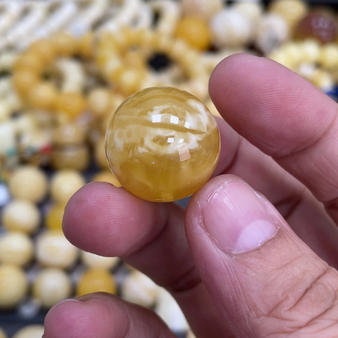 未镶嵌琥珀珠宝奇石20mm瑕疵。金瓷白