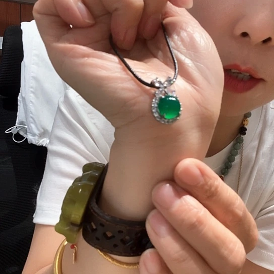 岫玉未镶嵌吊坠(赠链)