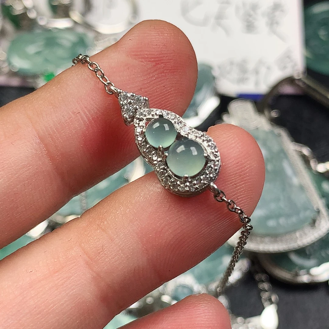 翡翠未镶嵌颈饰手链