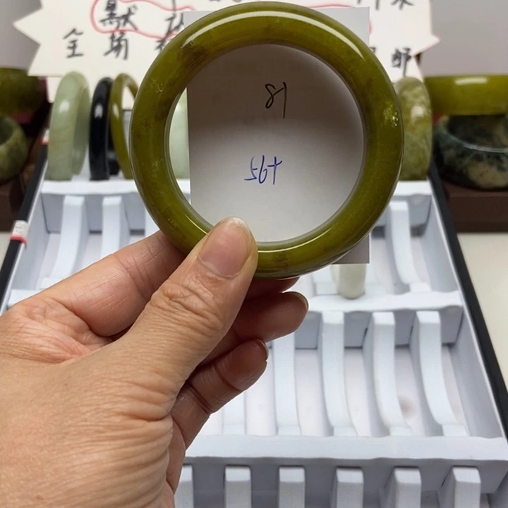 未镶嵌蛇纹石玉手镯