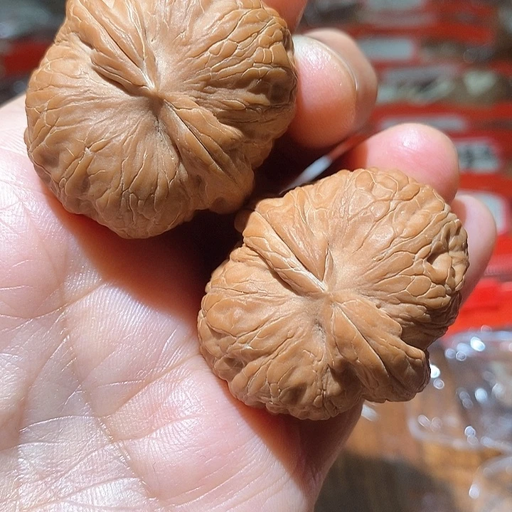 文玩核桃吊坠元宝