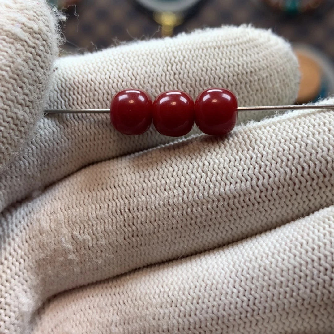 小***懂颈饰琉璃牛血红8mm×3