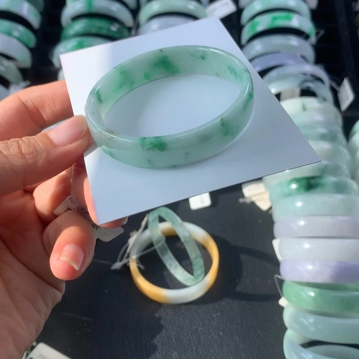 翡翠手镯未镶嵌公主手镯51+