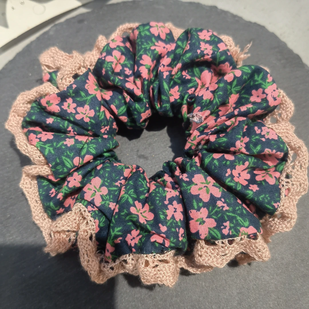 A919粉绿色花花蕾丝边肠圈