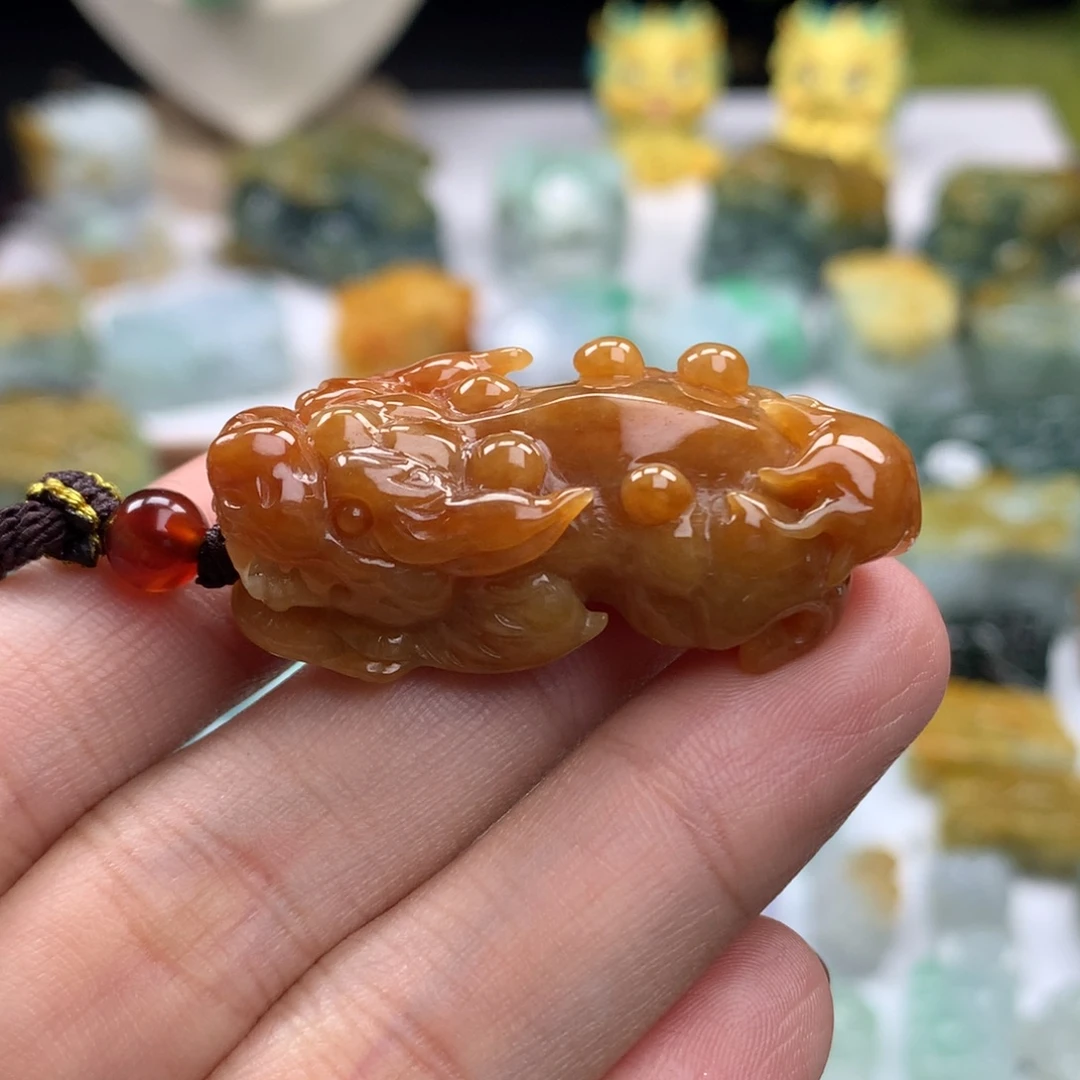 翡翠未镶嵌颈饰貔貅39