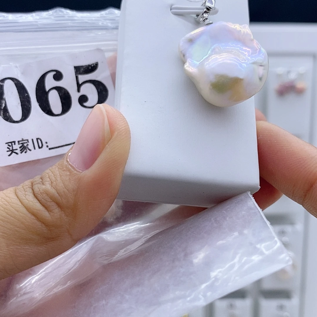 钛钢颈饰淡水珍珠