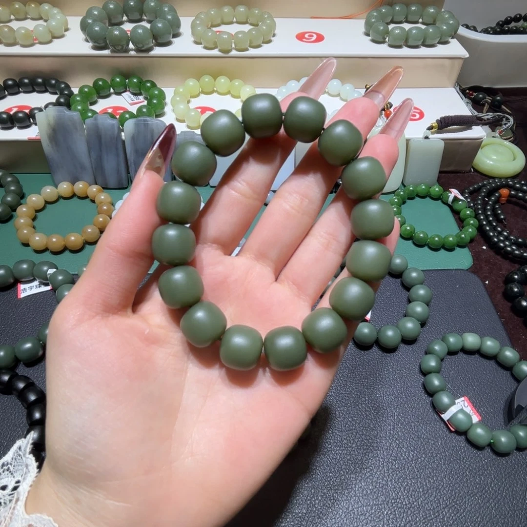 和田玉（糖玉）手串未镶嵌独*兽