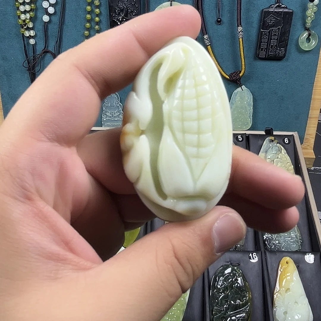 合金蛇纹石玉颈饰