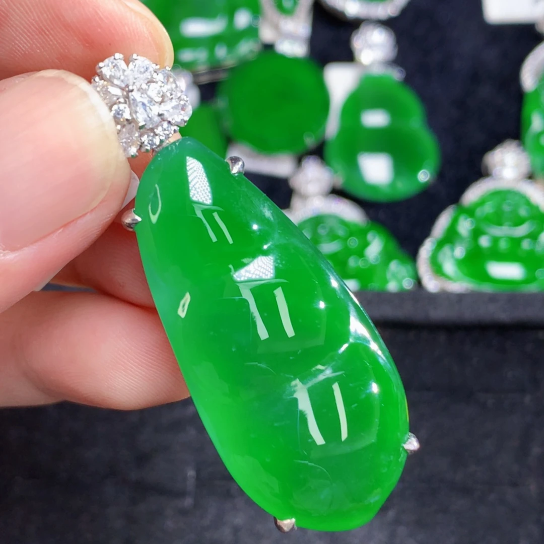 翡翠未镶嵌颈饰翡翠