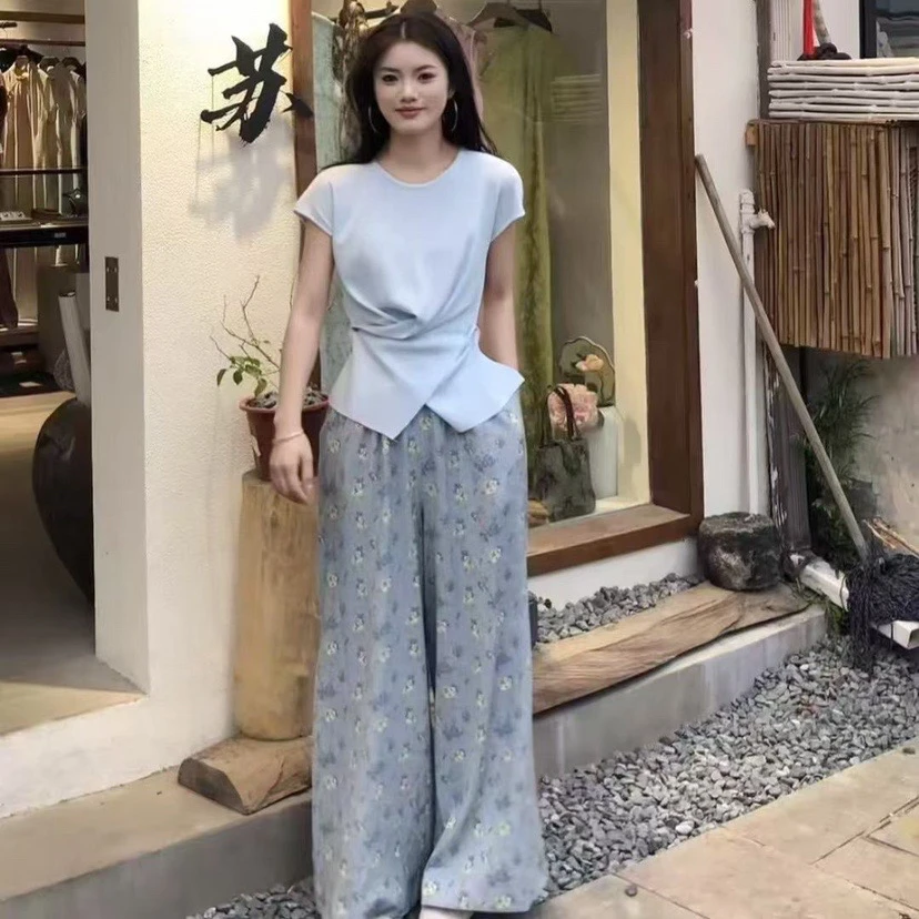 休闲碎花套装女夏季新款设计感T恤洋气时尚减龄复古显瘦