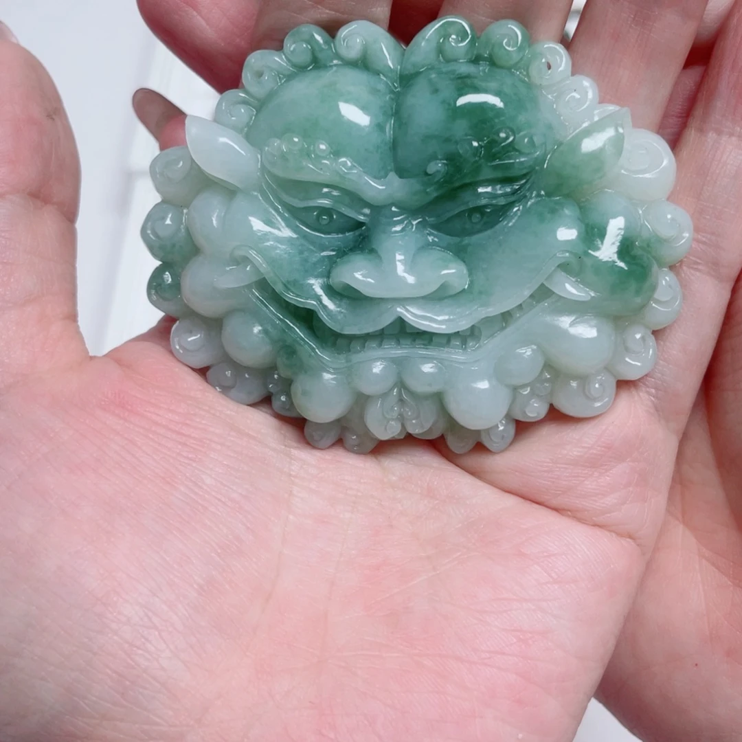 林***路透闪石-蛇纹石玉未镶嵌颈饰