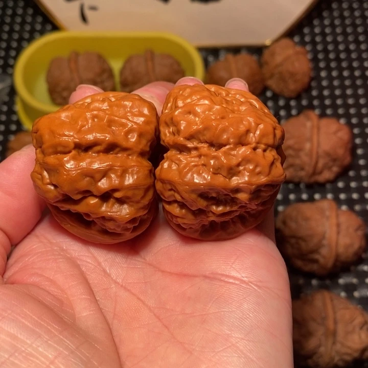 文玩核桃把件四开背八腿全品