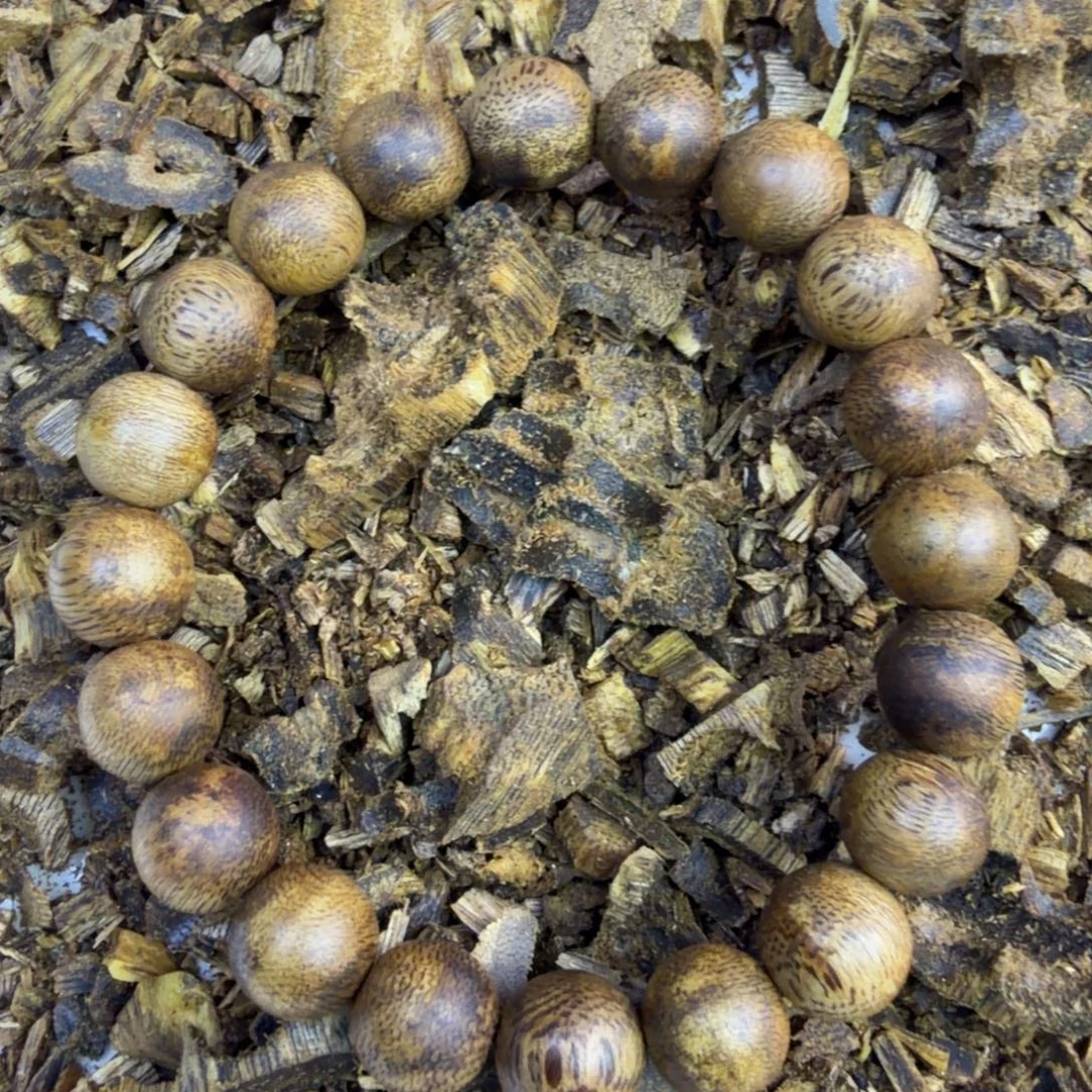 沉香碎屑沉香1.0白棋圆珠单圈7克