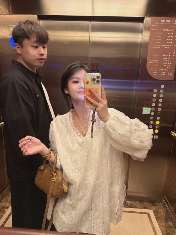 Az LongQuan 蕾丝花边长袖 设计师新款百搭长袖 zg3535