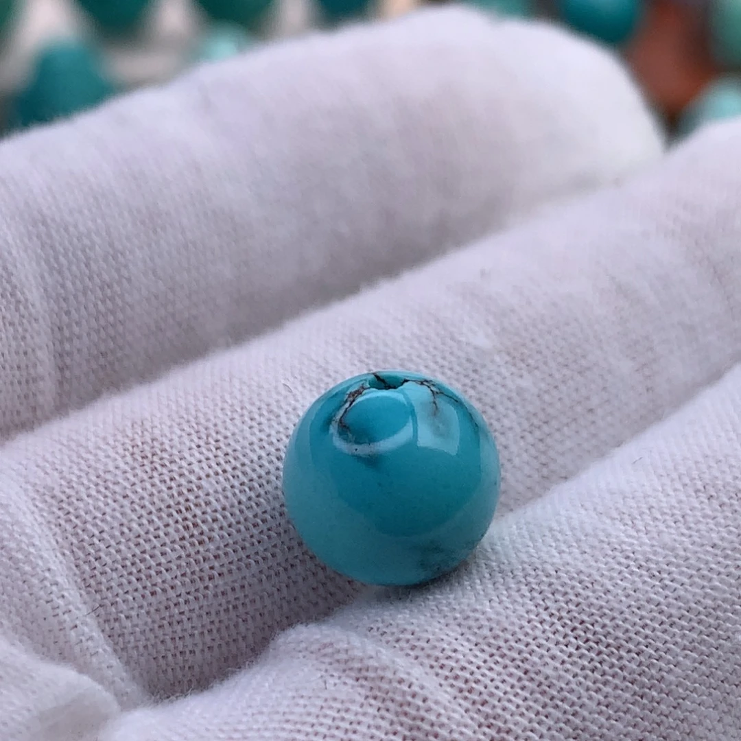 绿松石未镶嵌珠宝奇石原矿绿松石圆珠