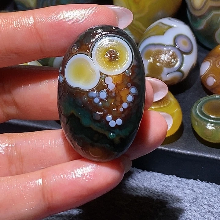 玛瑙/玉髓未镶嵌珠宝奇石72