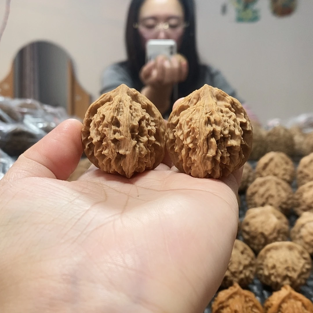 吊坠桃核 皇冠 35