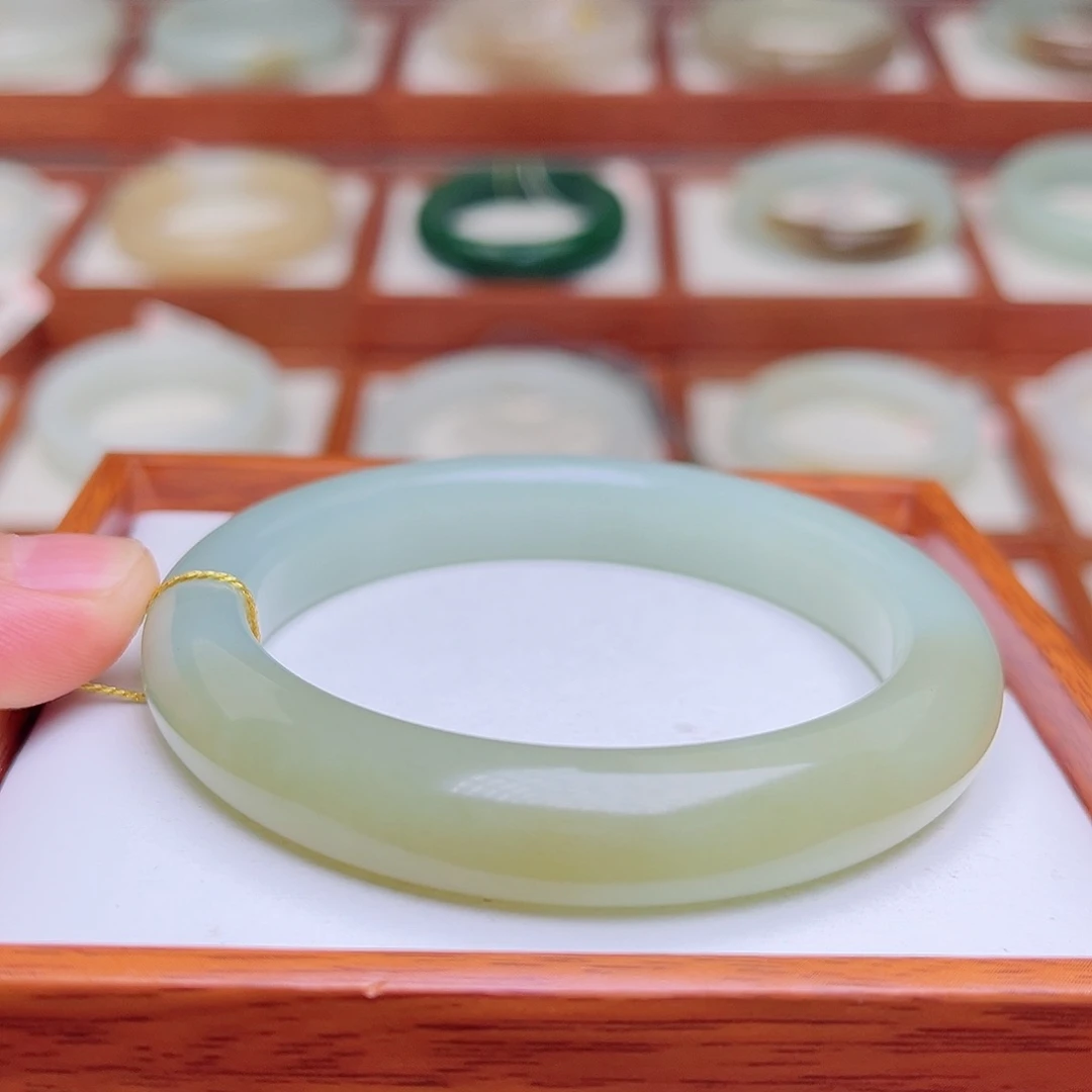 和田玉手镯未镶嵌52.7