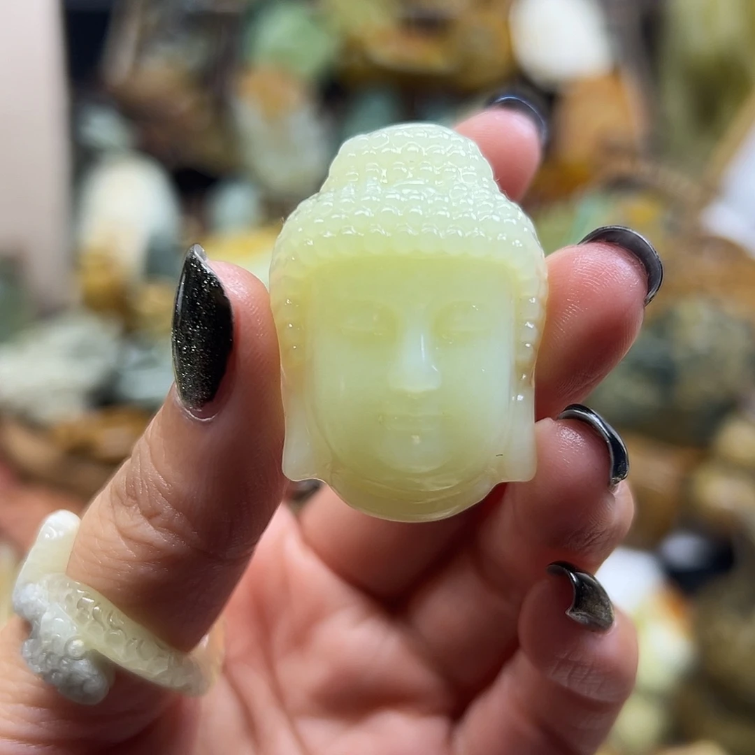 未镶嵌岫玉颈饰辽阳料佛头