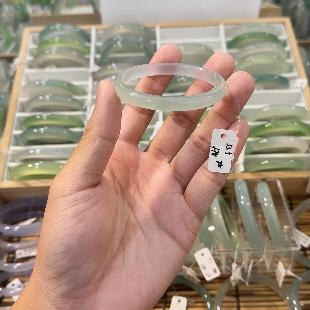 玛瑙/玉髓未镶嵌手镯圈口53.5