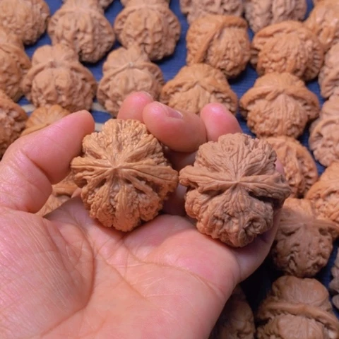 【闪购商品】吊坠文玩核桃？粗筋41