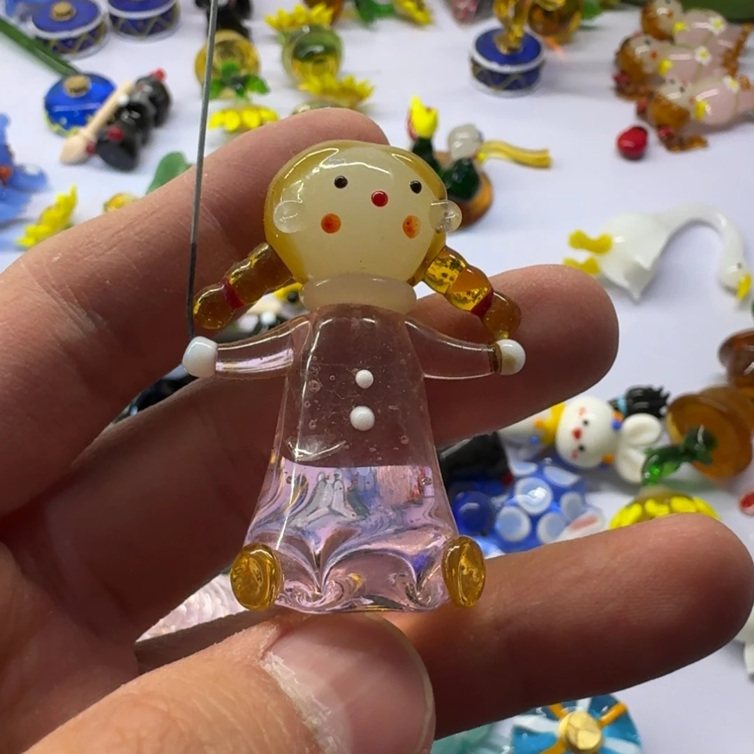 琉璃手工艺品炸掉的女孩