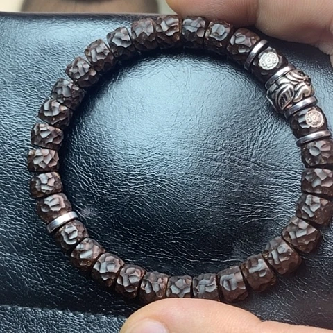 椰蒂手串刘****8无相吞金兽