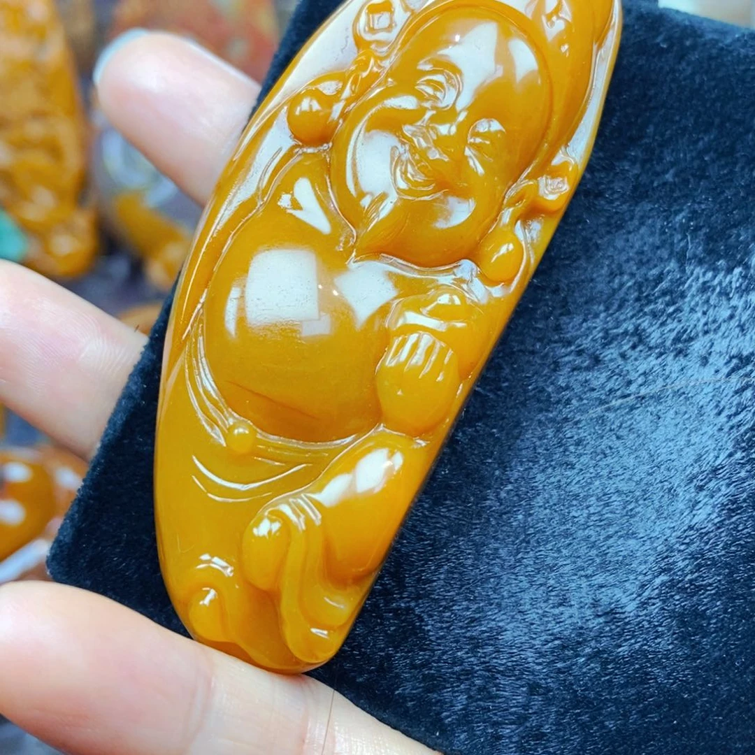 未镶嵌石英质玉（黄龙玉）颈饰