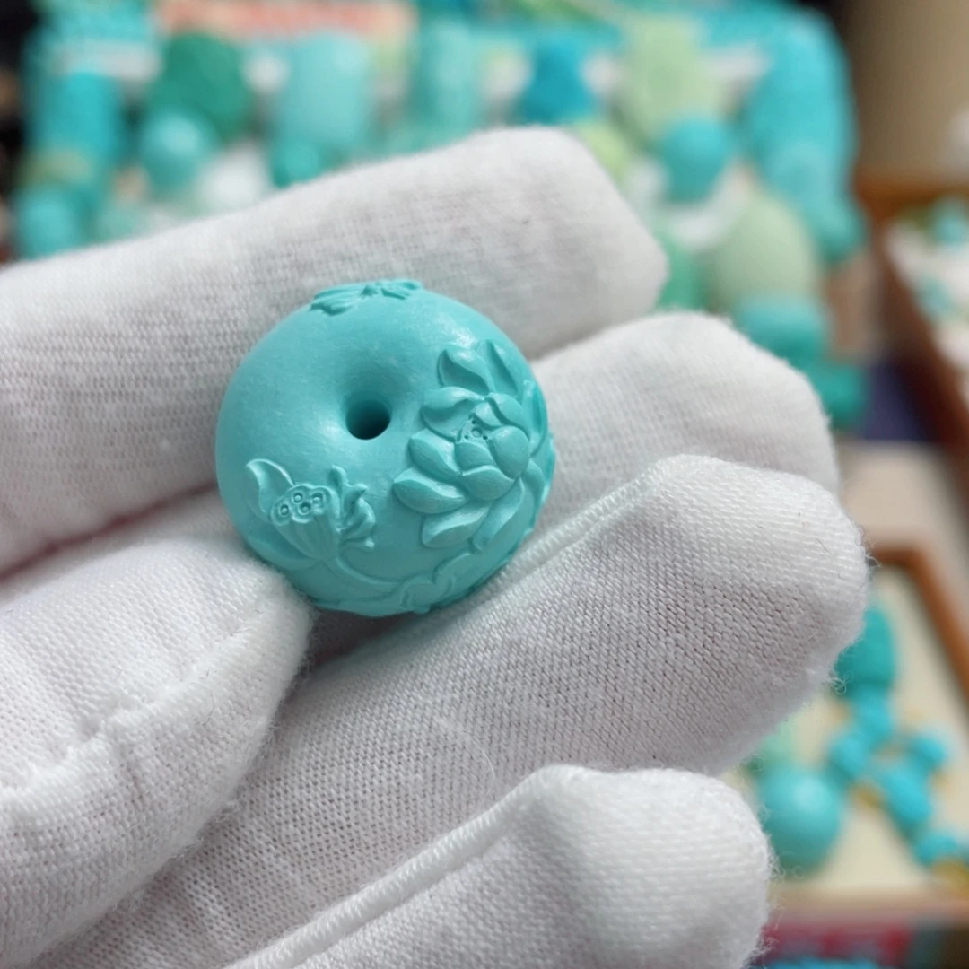 绿松石未镶嵌珠宝奇石