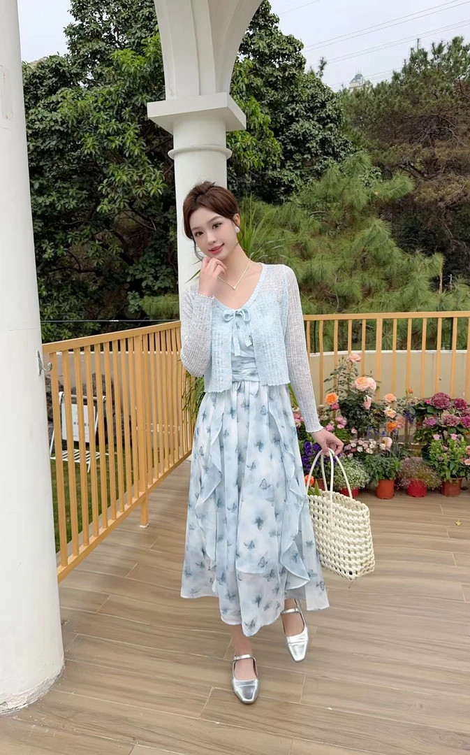 蝴蝶印花雪纺碎花吊带连衣裙女2025新款收腰显瘦中长裙开衫两件套