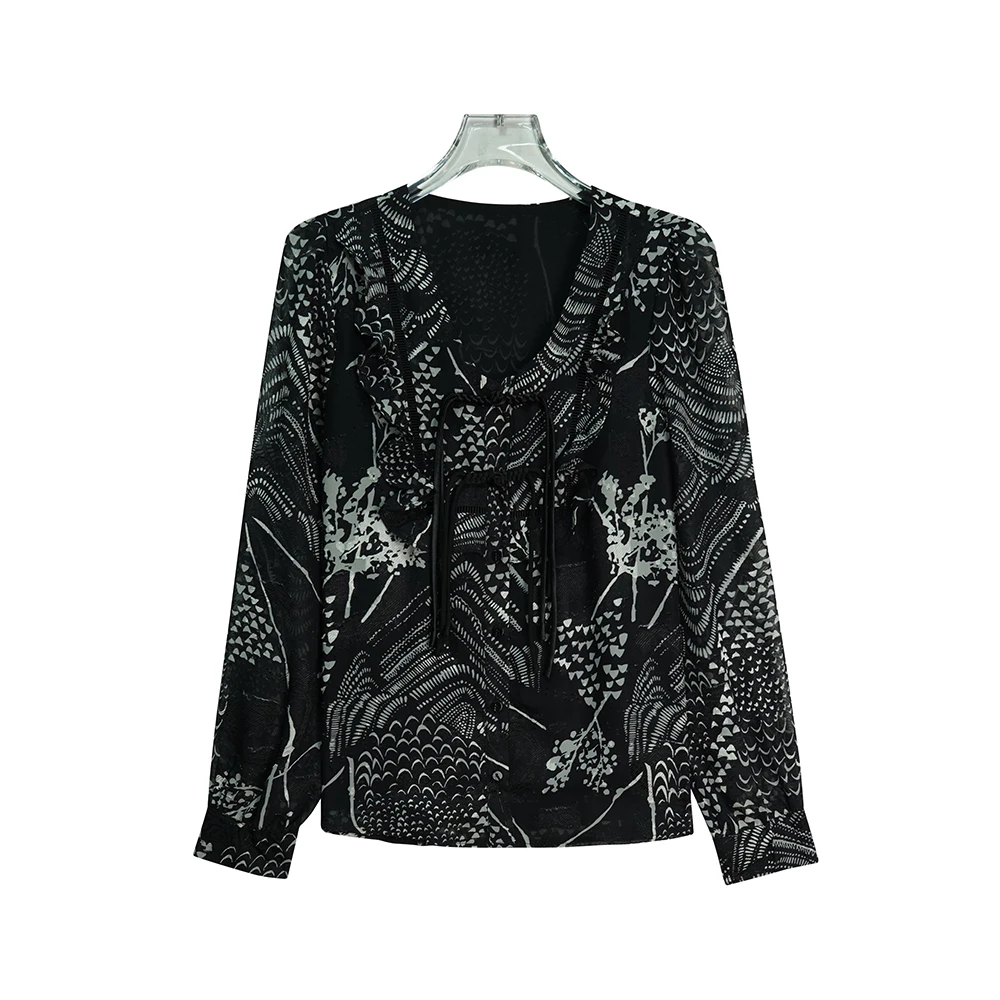 X8302【上新】法式复古印花高端V领盘扣灯笼袖高级感别致衬衫