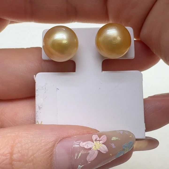 未镶嵌海水珍珠耳饰