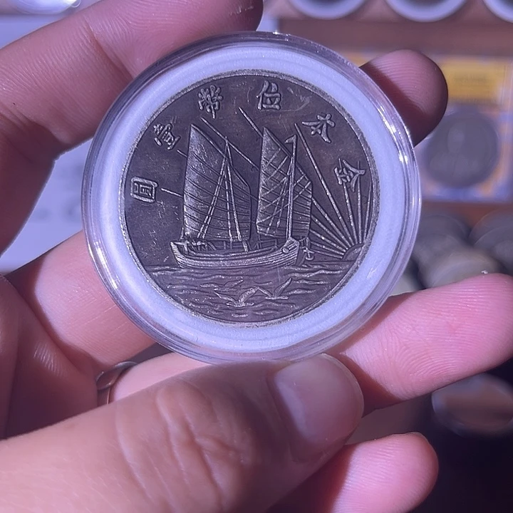 复古 精美龙洋可吹响可翻面工艺品摆件