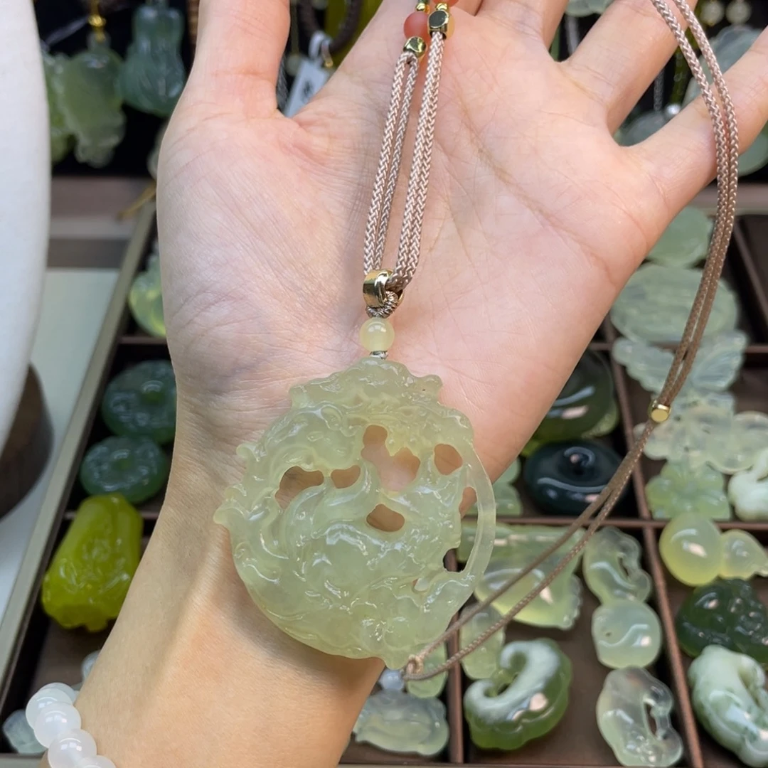 蛇纹石玉未镶嵌项链