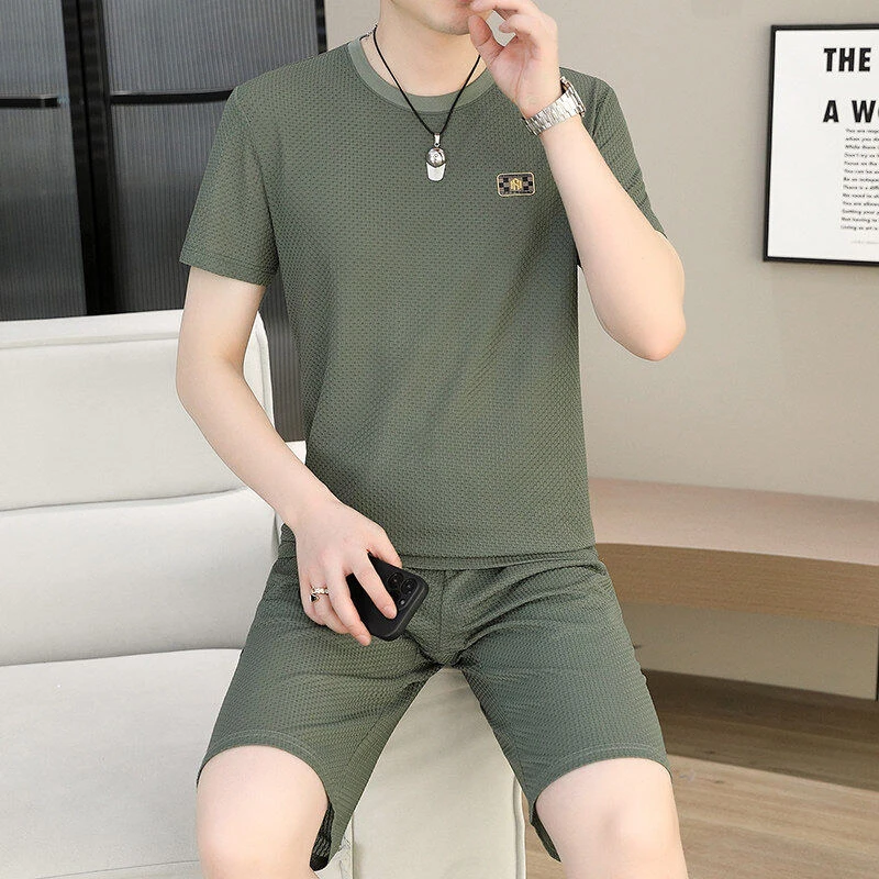 韩版男士冰丝短袖套装夏季薄款透气速干宽松圆领T恤短裤两件套潮